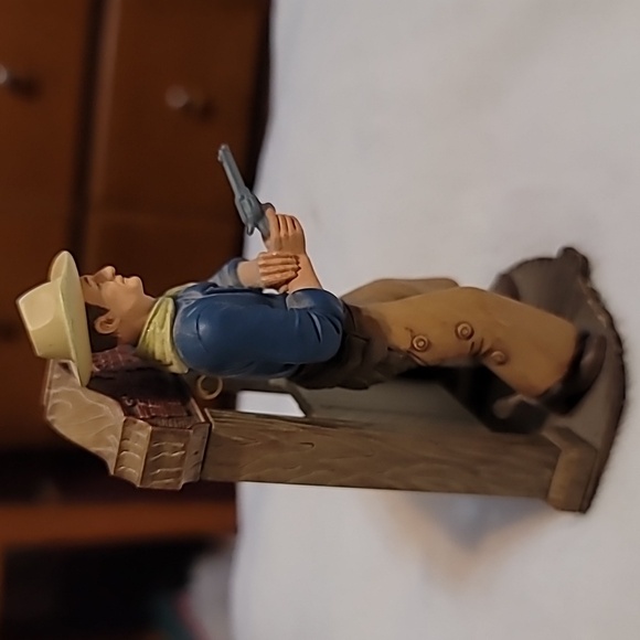 John Wayne Figurine from 2009 Carelton Cards - Picture 2 of 7